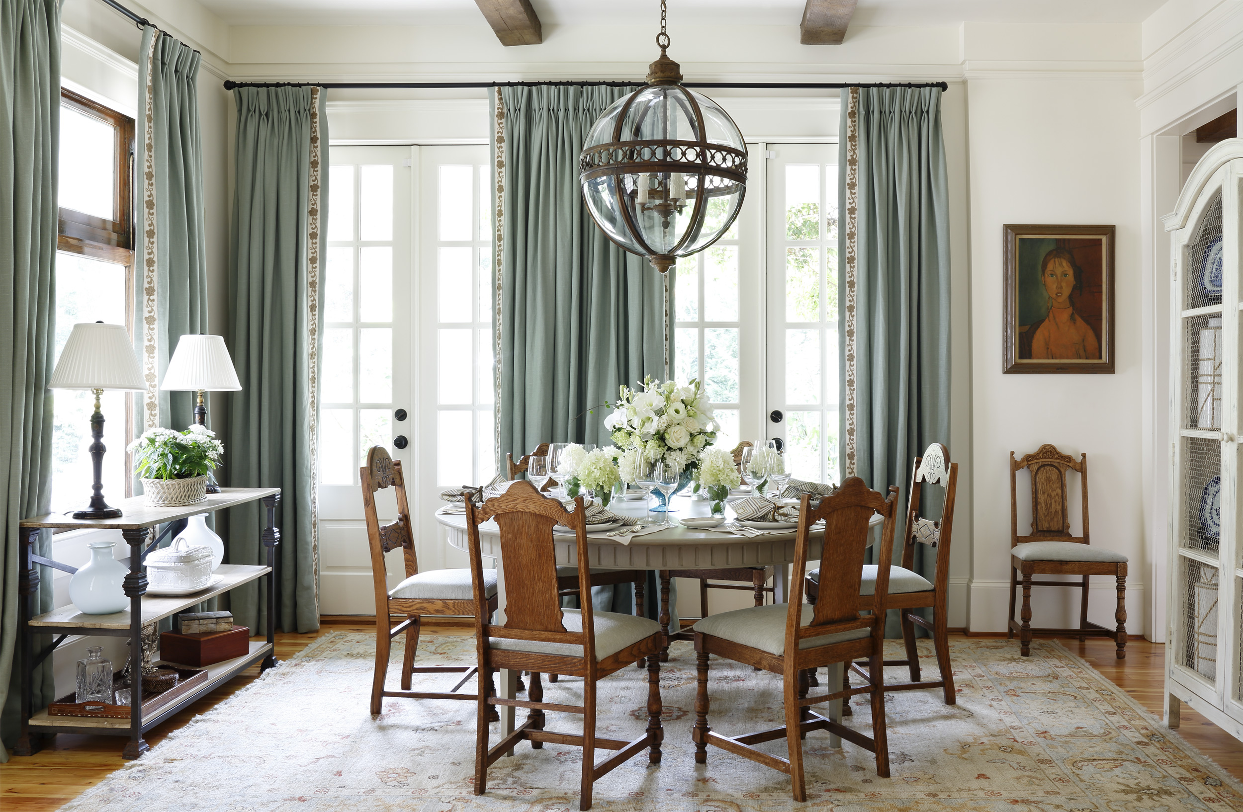 Margaret Kirkland Interiors  dining room in Grant Park, photo by Mali Azima