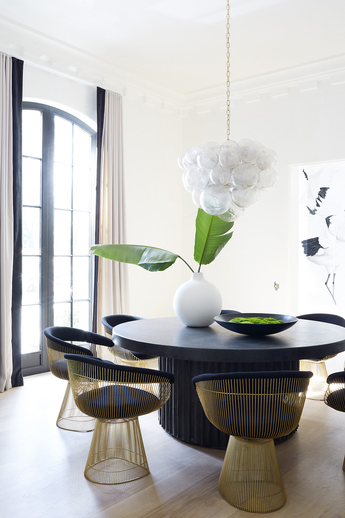 Melanie Turner Interiors dining room with Knoll and concrete, Mali Azima Photographer