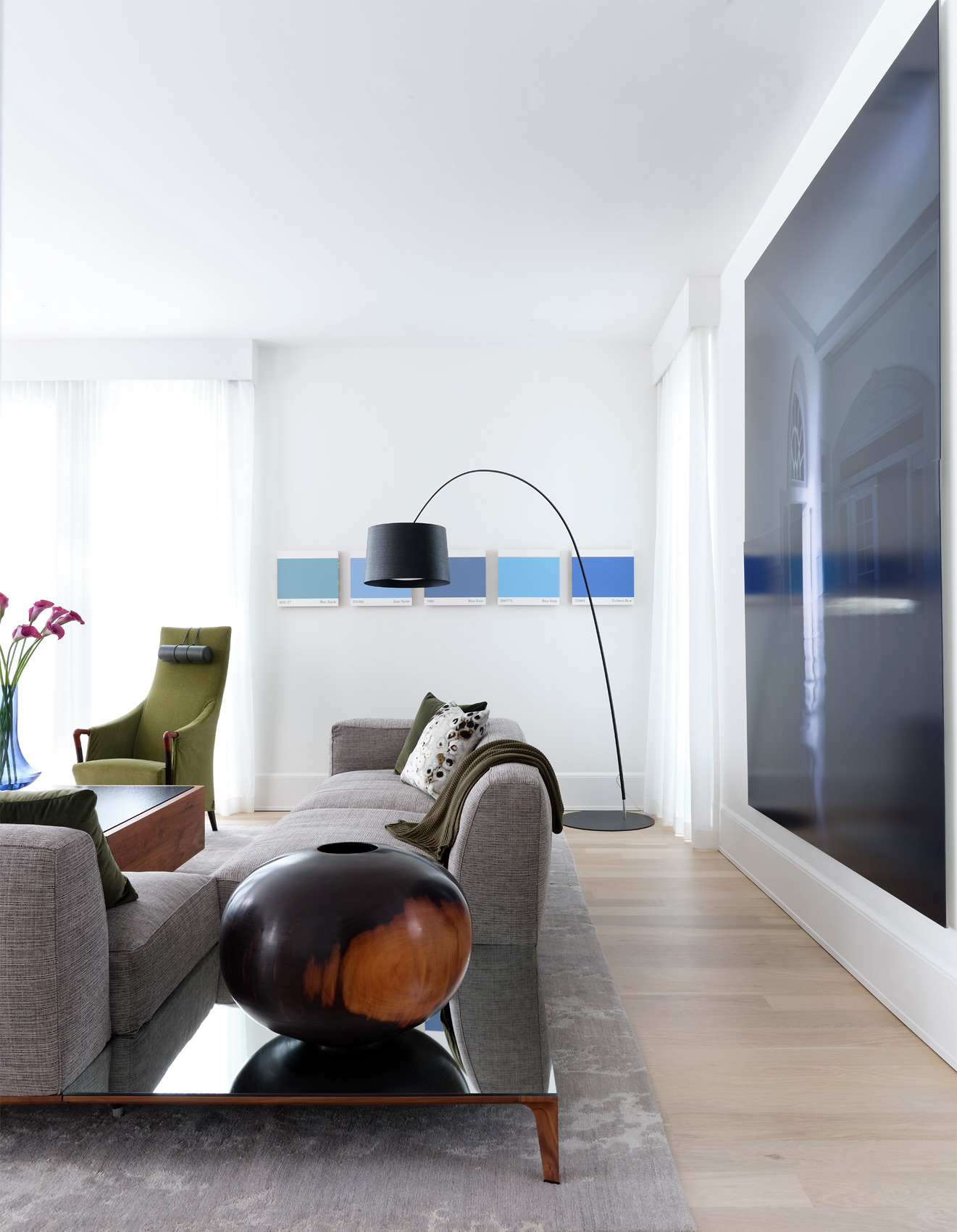 Julie Witzel designed living room photographed by Mali Azima. 